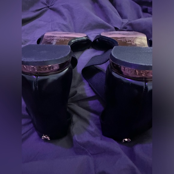 Ted Baker black sandals size EU 36 US size 6 
Ted Baker London - Picture 6 of 16